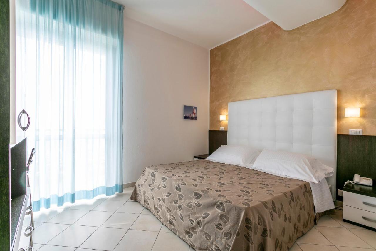 Hotel Baya - In Centro, Sul Mare Milano Marittima Ngoại thất bức ảnh