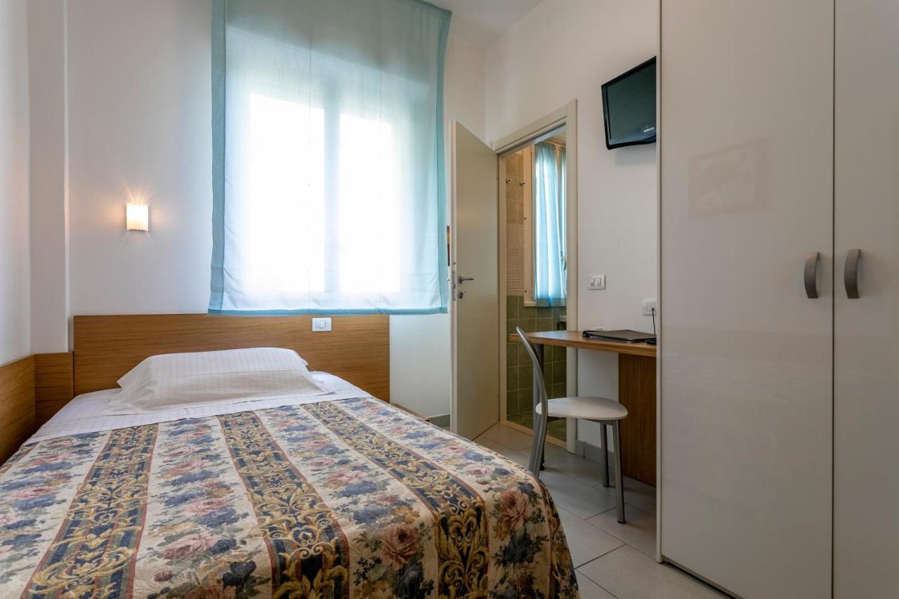 Hotel Baya - In Centro, Sul Mare Milano Marittima Ngoại thất bức ảnh