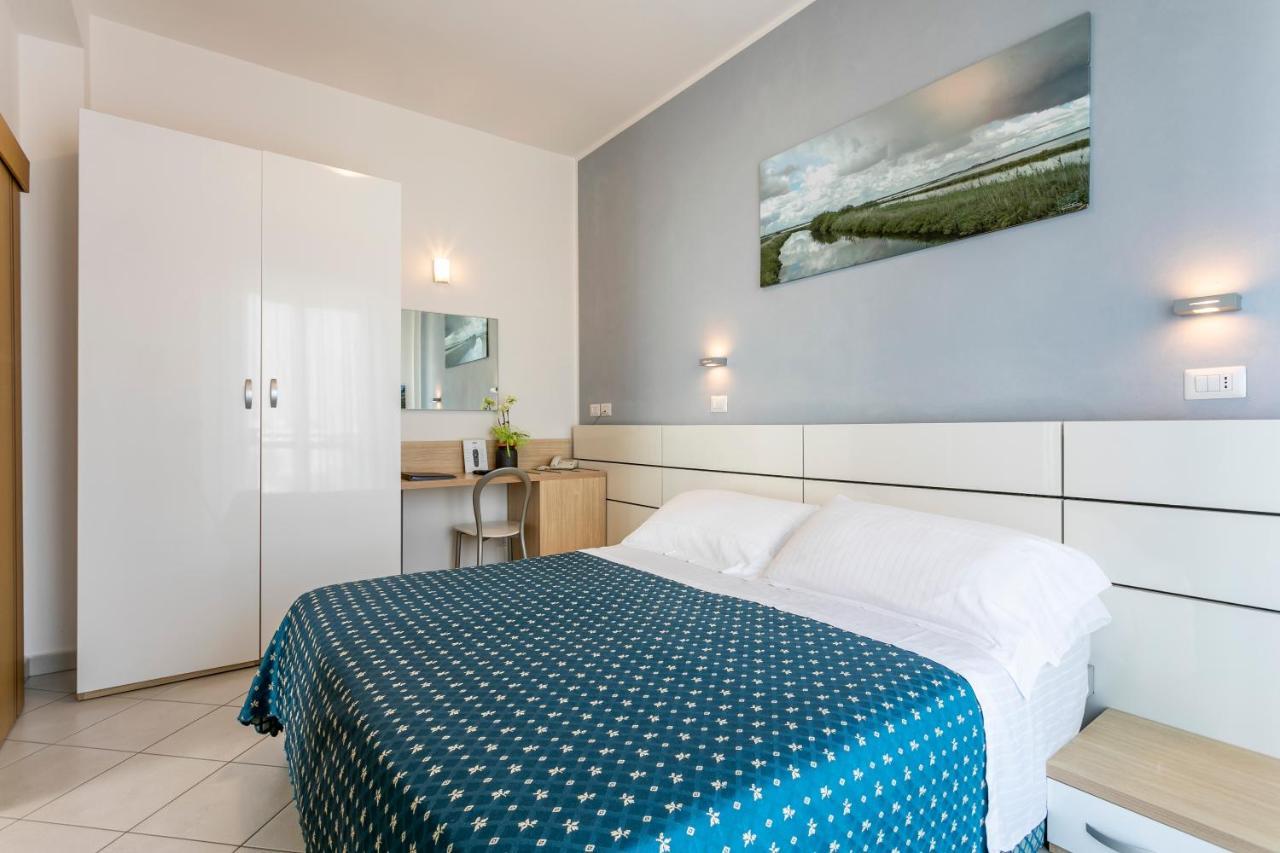 Hotel Baya - In Centro, Sul Mare Milano Marittima Ngoại thất bức ảnh