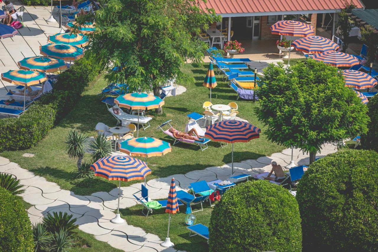Hotel Baya - In Centro, Sul Mare Milano Marittima Ngoại thất bức ảnh