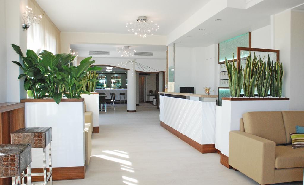 Hotel Baya - In Centro, Sul Mare Milano Marittima Ngoại thất bức ảnh