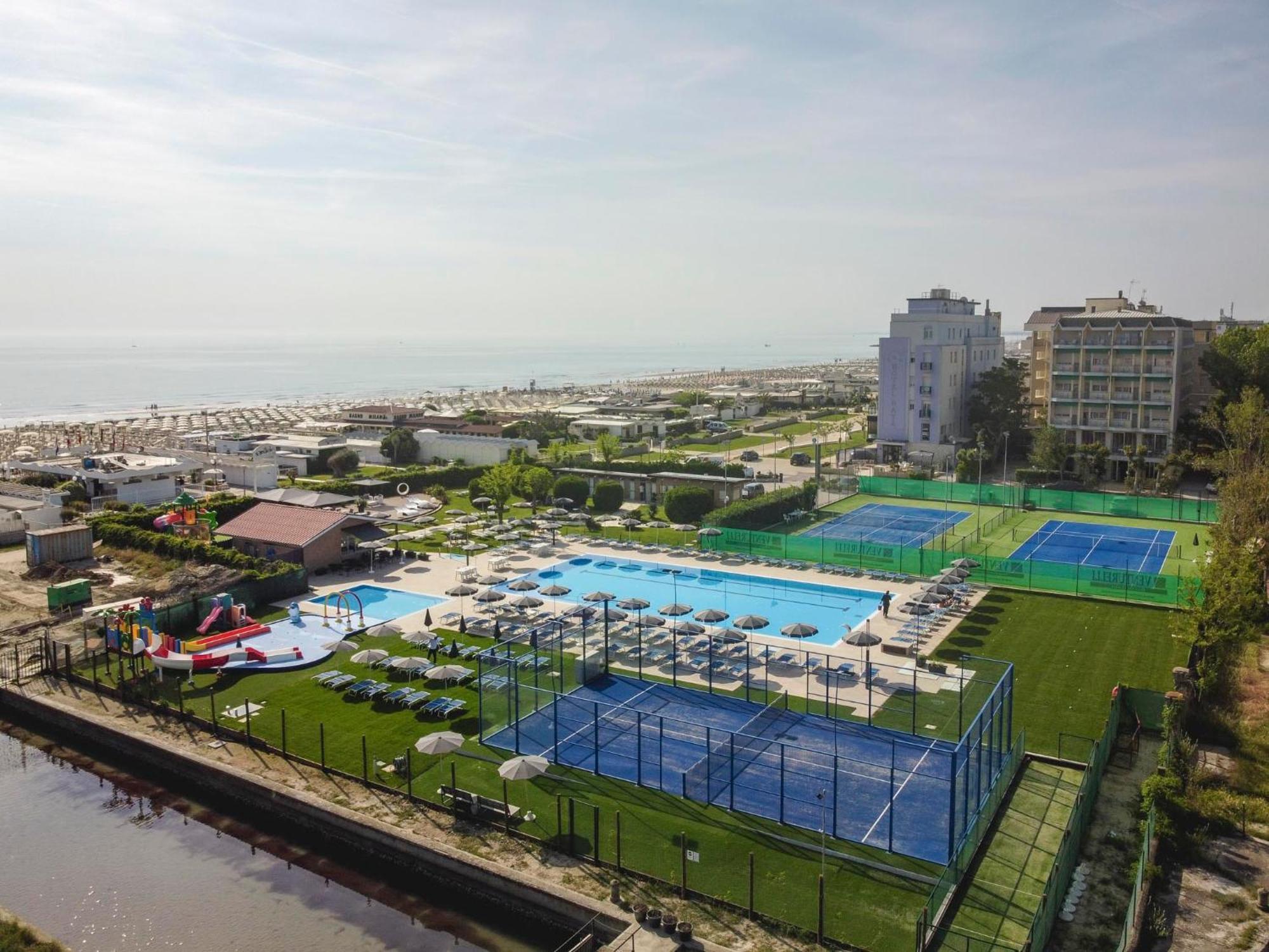 Hotel Baya - In Centro, Sul Mare Milano Marittima Ngoại thất bức ảnh