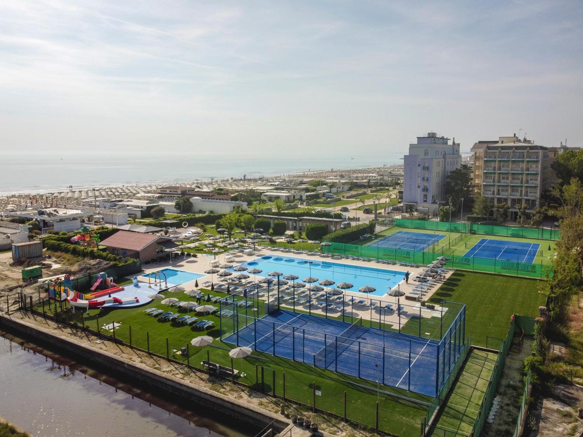 Hotel Baya - In Centro, Sul Mare Milano Marittima Ngoại thất bức ảnh