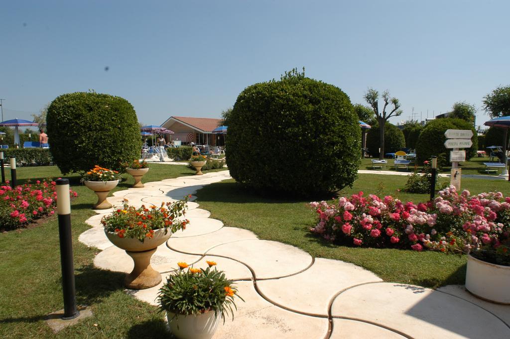 Hotel Baya - In Centro, Sul Mare Milano Marittima Ngoại thất bức ảnh