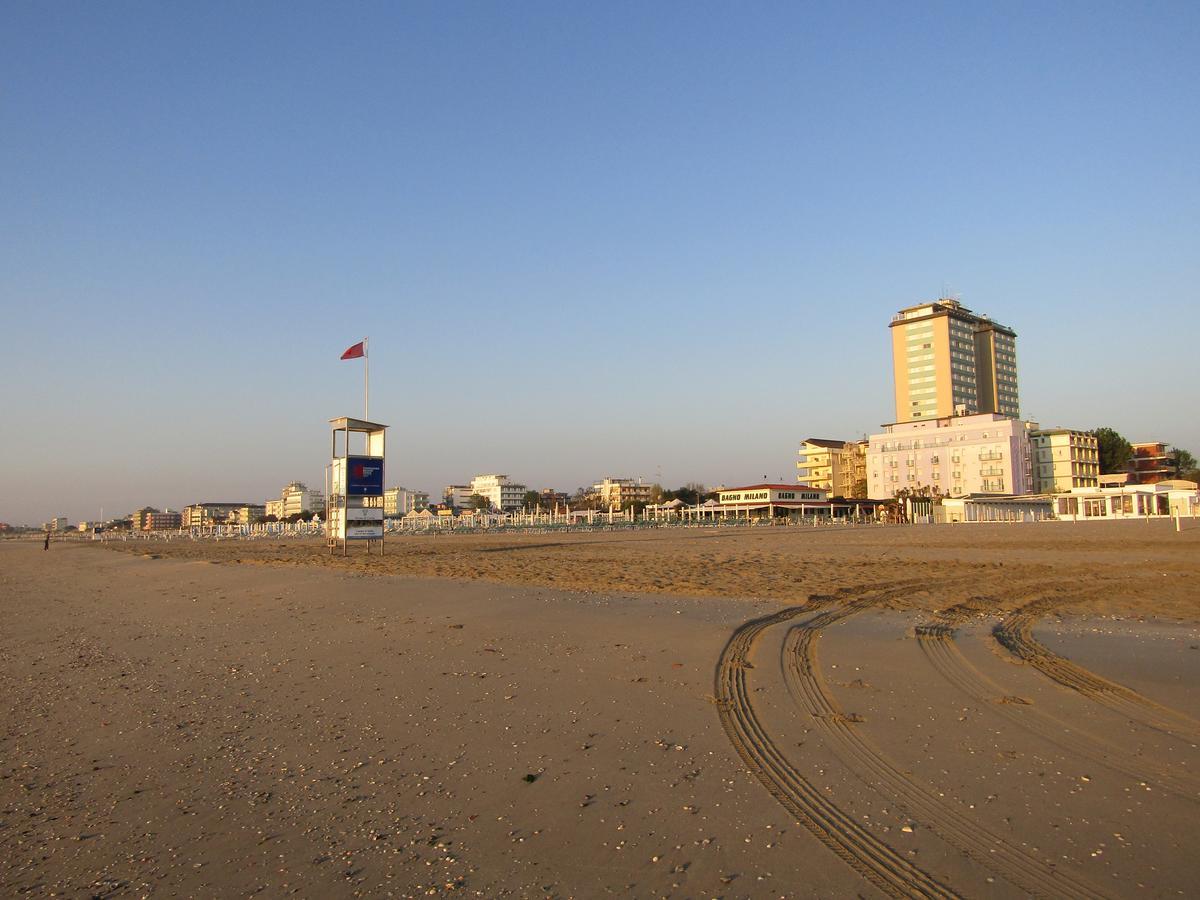Hotel Baya - In Centro, Sul Mare Milano Marittima Ngoại thất bức ảnh