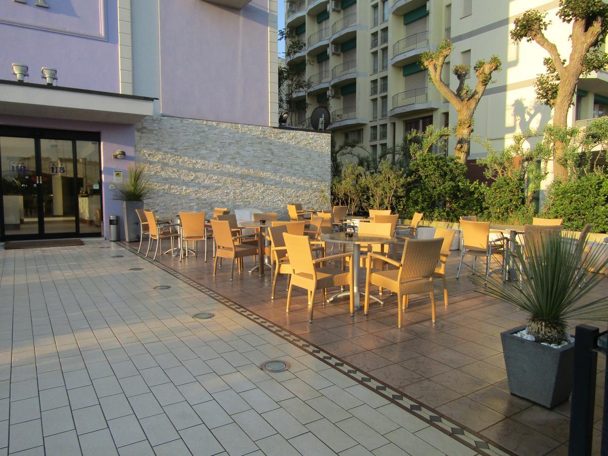 Hotel Baya - In Centro, Sul Mare Milano Marittima Ngoại thất bức ảnh