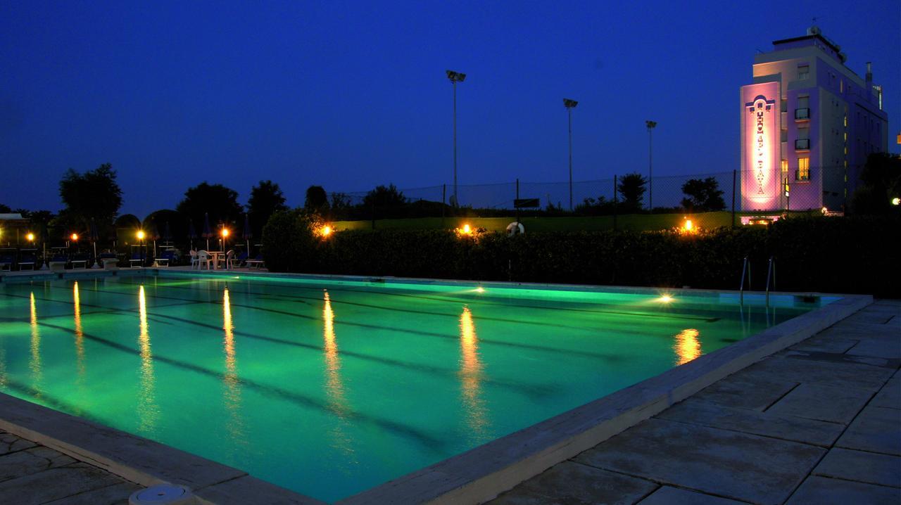 Hotel Baya - In Centro, Sul Mare Milano Marittima Ngoại thất bức ảnh